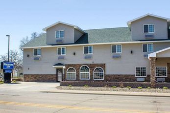 Rodeway Inn near Okoboji Lake