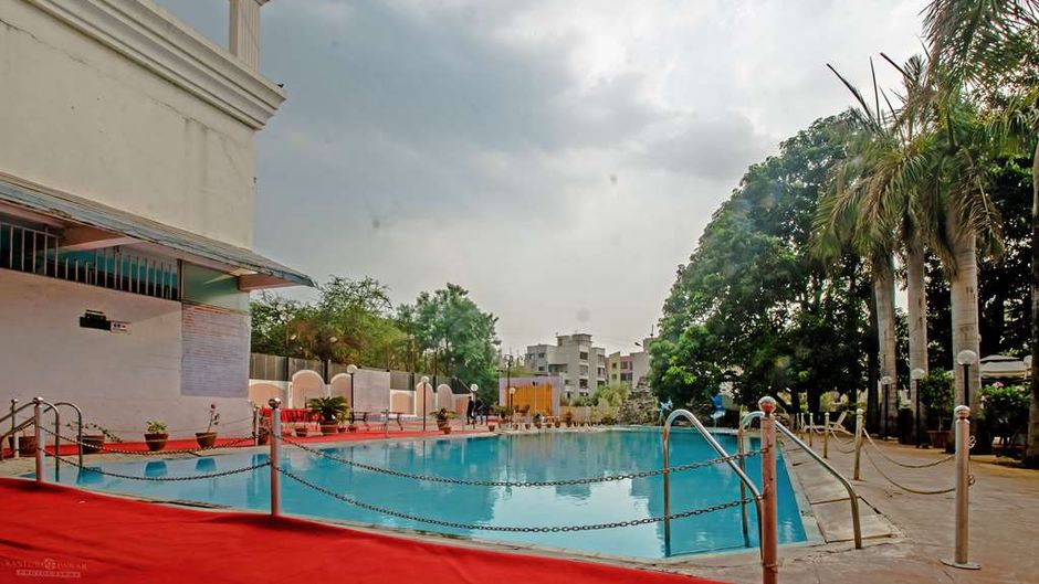 Quality Inn Regency Pool