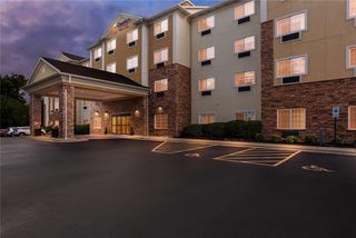 Comfort Suites