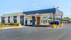 Econo Lodge Shorewood