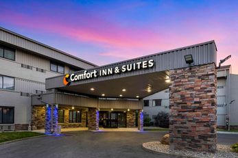 Comfort Inn & Suites North at Pyramids