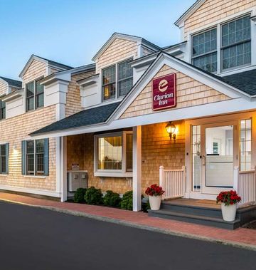 Martha's Vineyard, Ascend Hotel