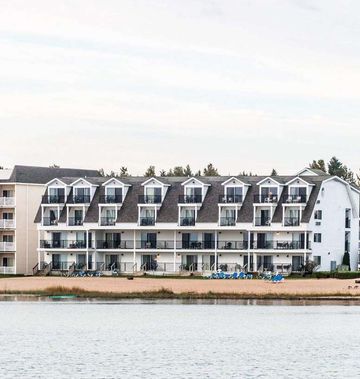 Quality Inn & Suites Mackinaw City