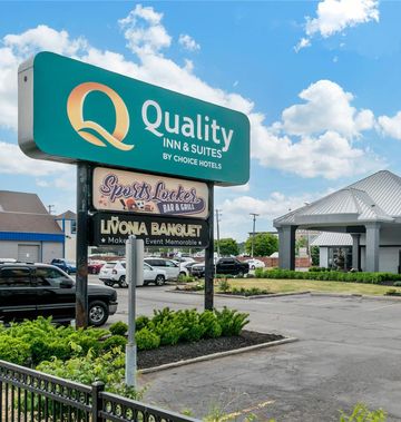 Quality Inn and Suites Livonia Detroit