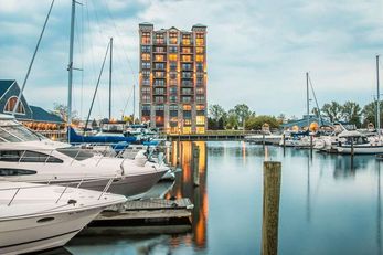 Shoreline Inn & Conf Ctr, Ascend Hotel
