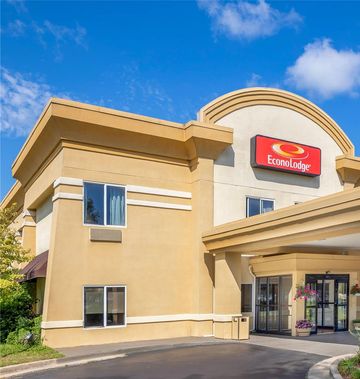 Quality Inn & Suites Ann Arbor Hwy 23
