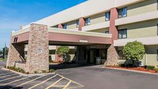 Quality Inn & Suites Warren