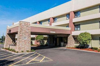 Quality Inn & Suites Warren