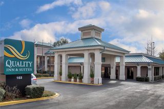 Quality Inn and Suites Clinton Jackson West
