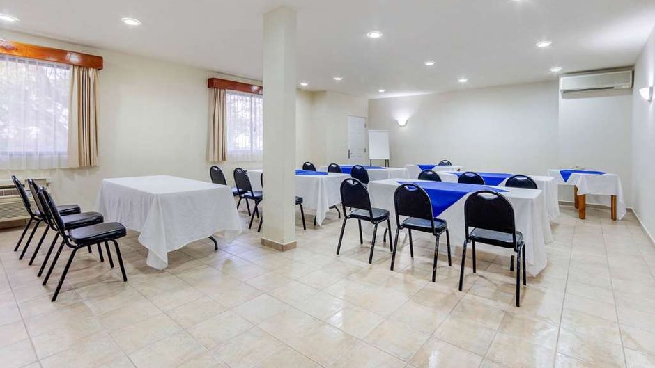 Comfort Inn Tampico Meeting