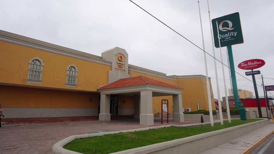 Quality Inn Exterior