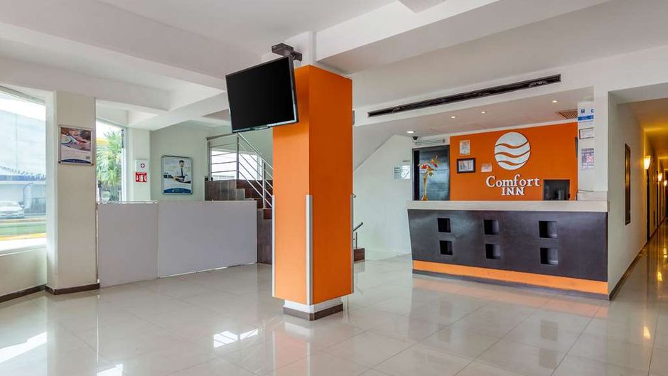 Comfort Inn Cancun Aeropuerto Lobby