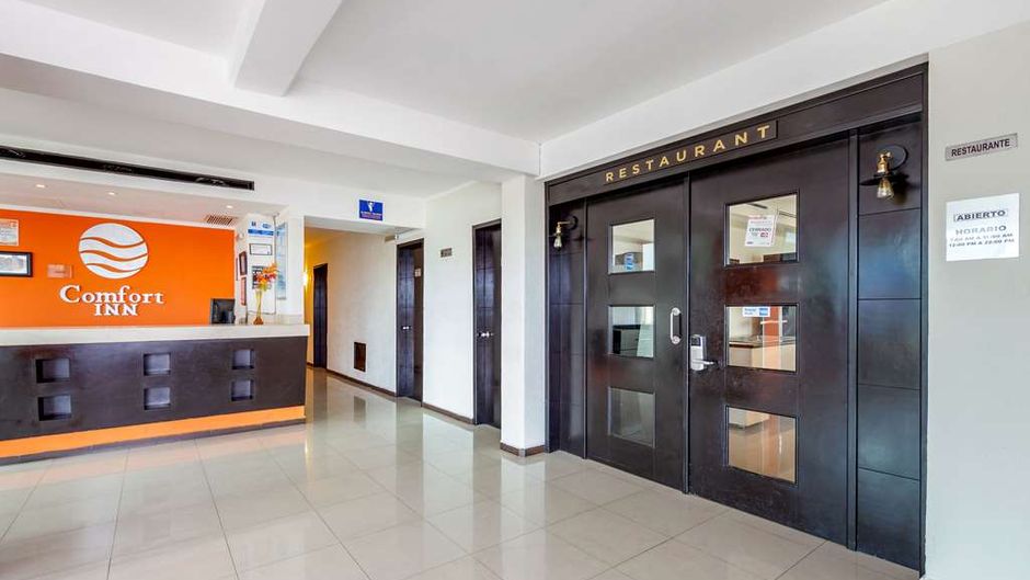 Comfort Inn Cancun Aeropuerto Lobby