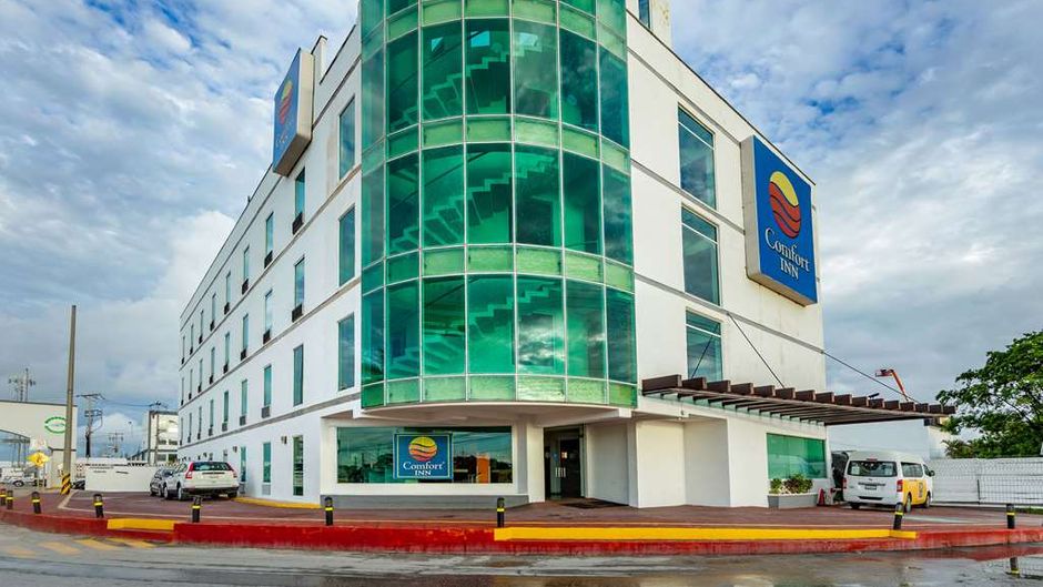 Comfort Inn Cancun Aeropuerto Exterior