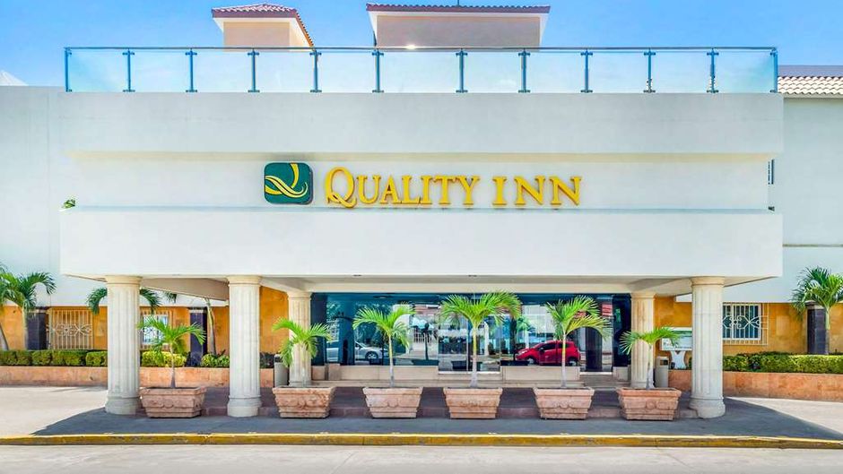 Quality Inn Mazatlan Exterior