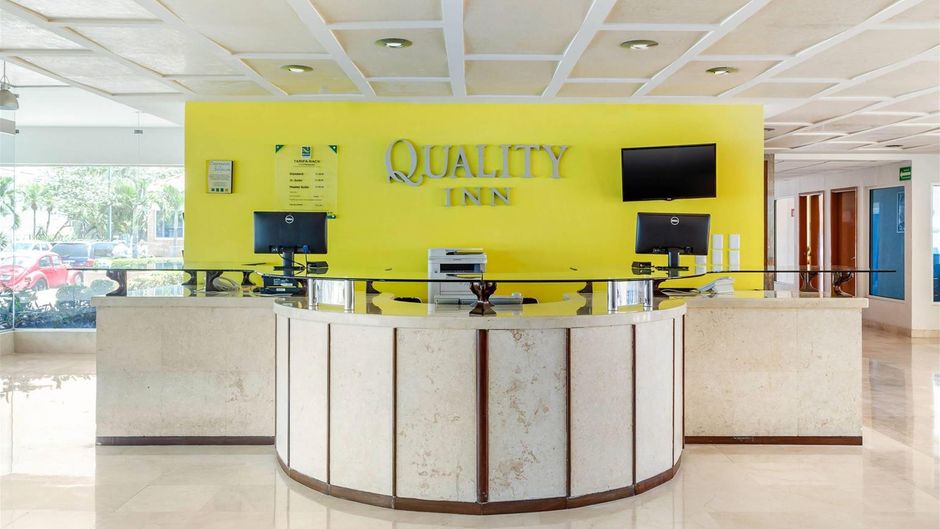 Quality Inn Mazatlan Lobby