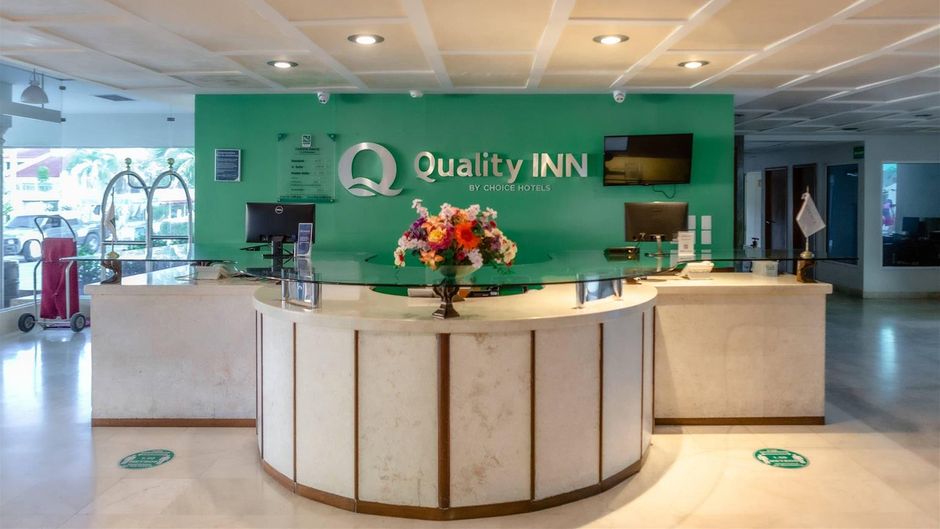 Quality Inn Mazatlan Lobby