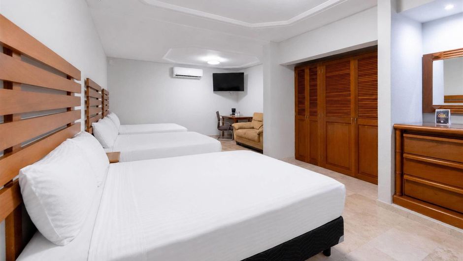 Quality Inn Mazatlan Suite