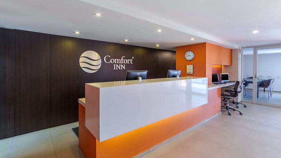 Comfort Inn San Luis Potosi Lobby