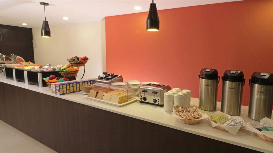 Comfort Inn San Luis Potosi Restaurant