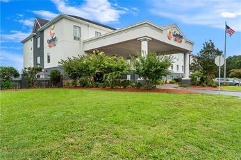 Comfort Suites near Camp Lejeune