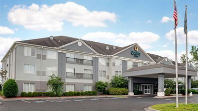 Quality Suites Pineville–Charlotte