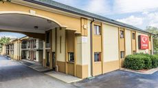 Econo Lodge Inn & Stes Matthew-Charlotte