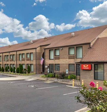 Econo Lodge & Suites