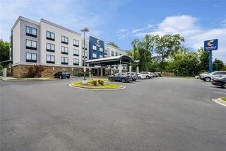 Comfort Suites