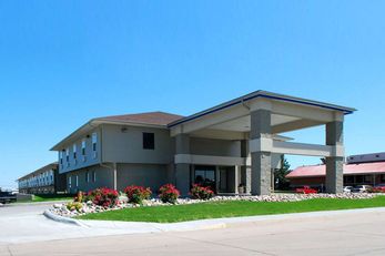 Econo Lodge Inn & Suites