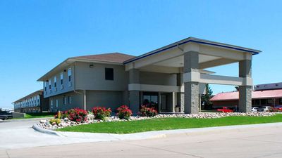 Econo Lodge Inn & Suites