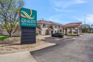 Quality Inn and Suites Omaha Chalco
