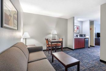 Quality Inn & Suites Lincoln