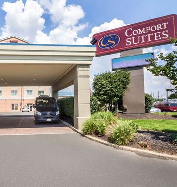 Comfort Suites at Woodbridge