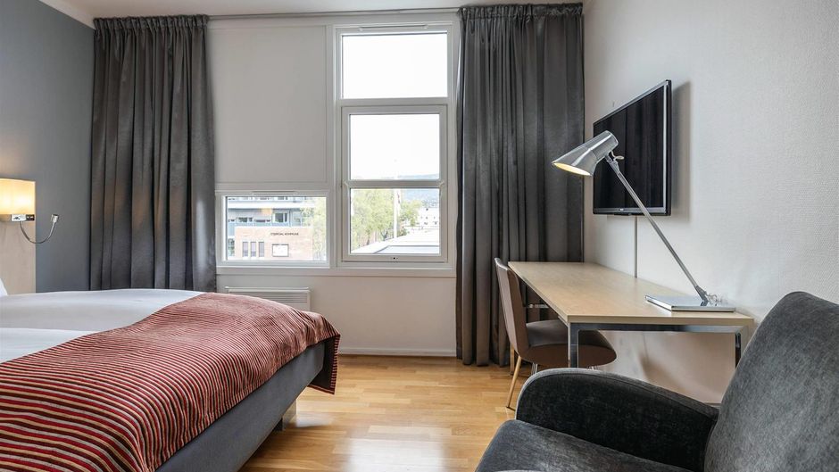 Quality Airport Hotel Room