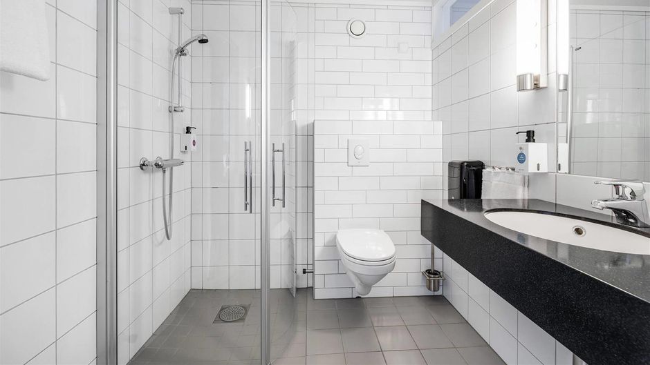 Quality Airport Hotel Room