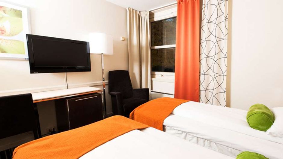 Quality Hotel Entry Room