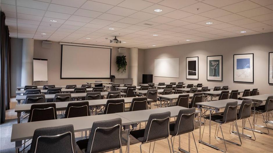 Home Hotel Hammer Meeting