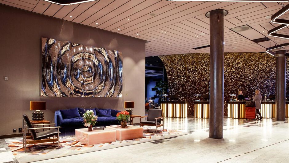 Clarion Hotel The Hub Lobby