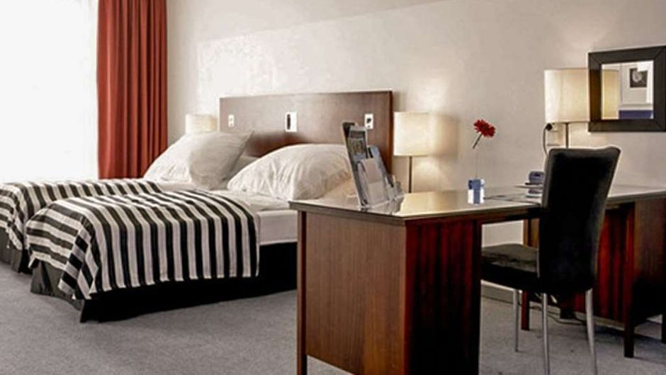 Quality Grand Hotel Room