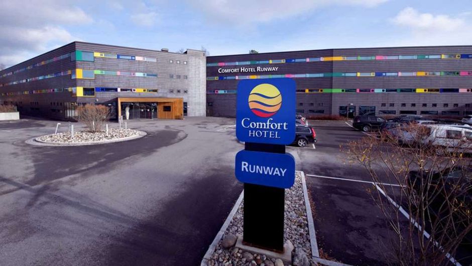 Comfort Hotel RunWay Exterior