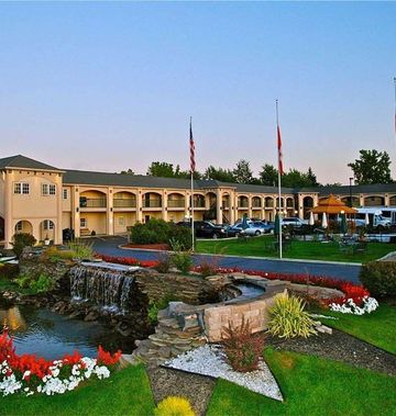 Econo Lodge at the Falls North