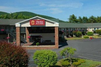 Clarion Inn & Suites at the Outlets