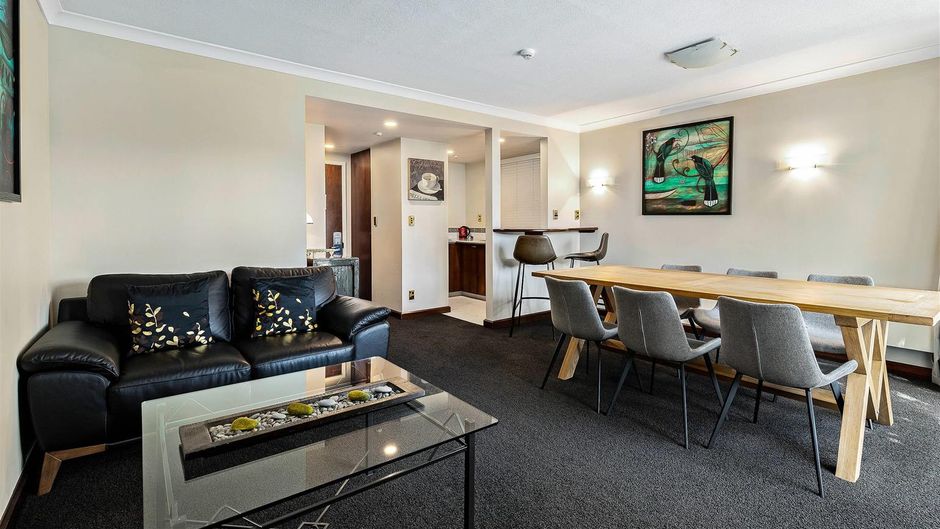 Hotel Elms Christchurch, Ascend Hotel Suite