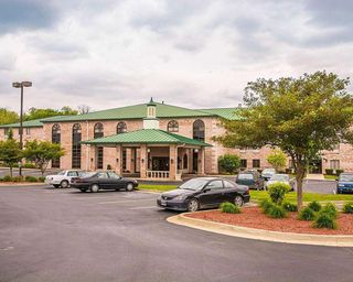 Quality Inn & Suites Forest Park