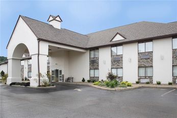 Schoenbrunn Inn & Conference Center