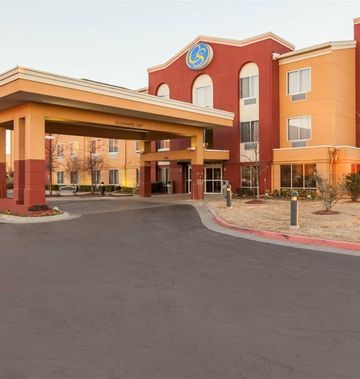 Comfort Suites Tulsa Central