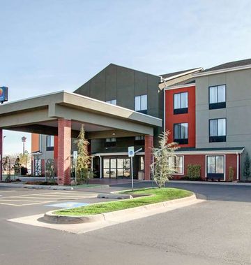 Comfort Inn & Suites