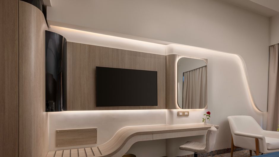Crowne Plaza Mirage Suite