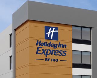 Holiday Inn Exp Suites Oak Park